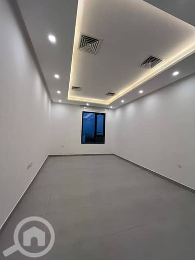 3 Bedroom Apartment for Rent in Abu Fatira, Kuwait City - للإيجار شقه ابوفطيره ثلاث غرف فيهم غرفه ماستر