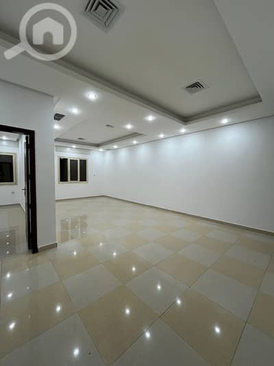 3 Bedroom Flat for Rent in Rumaithiya, Kuwait City - للإيجار شقه الرميثيه ثلاث غرف فيهم غرفه ماستر