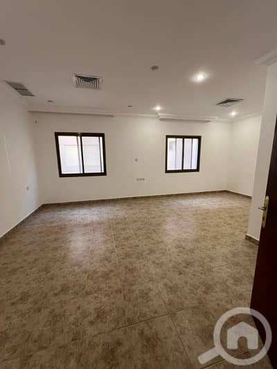 5 Bedroom Apartment for Rent in Bayan, Kuwait City - للإيجار دور في بيان دور اول مصعد