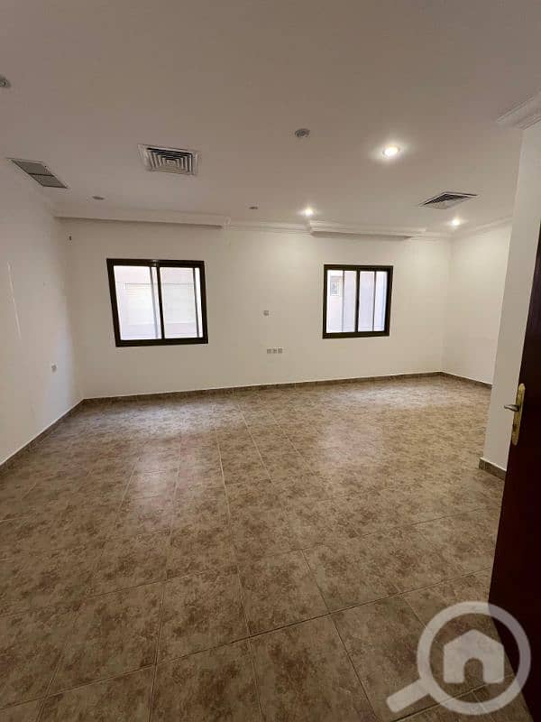 للإيجار دور في بيان دور اول مصعد