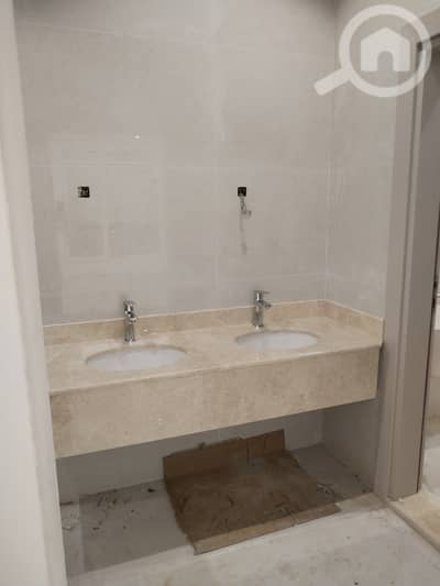 فلیٹ 4 غرف نوم للايجار في الزهراء، مدينة الكويت - دور ارضي مدخل خاص بناية جديدة