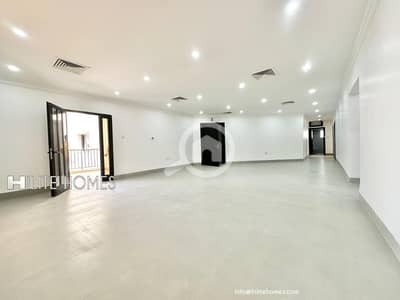 فلیٹ 3 غرف نوم للايجار في سلوى، مدينة الكويت - Three bedroom apartment for rent in Salwa