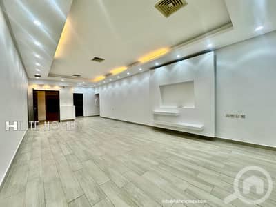 فلیٹ 3 غرف نوم للايجار في سلوى، مدينة الكويت - Three bedroom apartment for rent in salwa