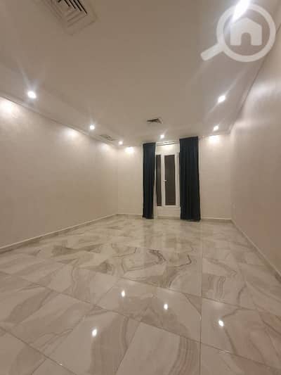 3 Bedroom Apartment for Rent in Fnaitees, Kuwait City - للايجار شقه بالفنيطيس دور اول مصعد مع بلكونه كبيره