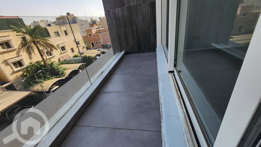 Spacious 3 Bedroom Floor in Qadsiya