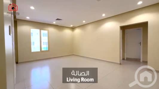 3 Bedroom Flat for Rent in Fnaitees, Kuwait City - للإيجار شقة مع بلكونة في الفنيطيس