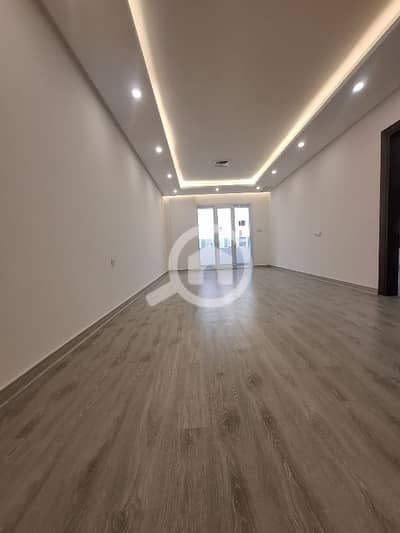 5 Bedroom Flat for Rent in Rumaithiya, Kuwait City - للايجار شقه بالرميثيه دور ارضي مع بلكونه مساحات كبيره تشطيب فاخر