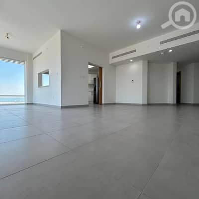 فلیٹ 3 غرف نوم للايجار في دسمان، مدينة الكويت - Semi-furnished apartment with a sea view for rent in Dasman