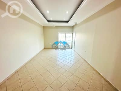 3 Bedroom Flat for Rent in Al Salmiya, Kuwait City - 3 Bedrooms Apartment In Salmiya