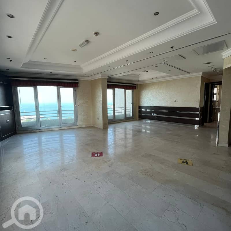 An entire commercial floor for rent in Salmiya. An entire commercial floor for rent in Salmiya.