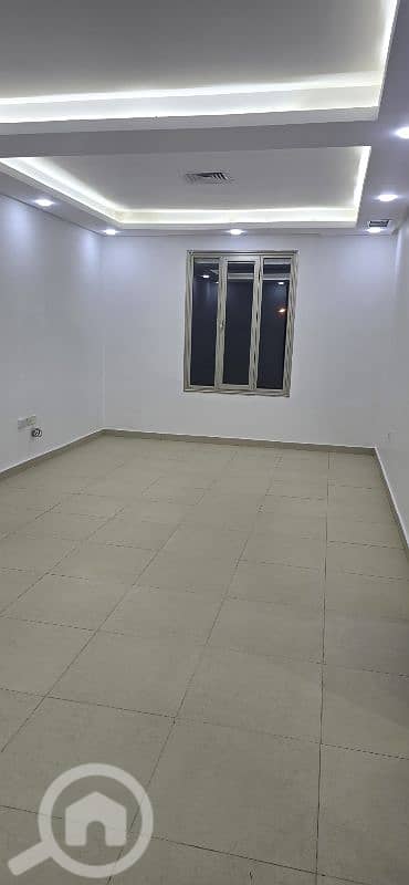 3 Bedroom Apartment for Rent in Mubarak Al Kabeer, Kuwait City - For rent Flat in Al-Masayel with 2 balconies