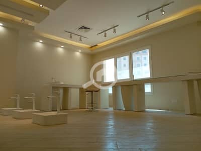 3 Bedroom Flat for Rent in Al Jabriya, Kuwait City - للإيجار شقة في الجابرية كانت صالون نسائي او تصلح اتليهه على