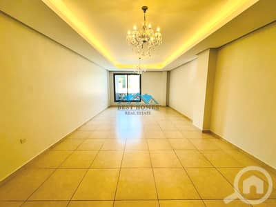فلیٹ 3 غرف نوم للايجار في سلوى، مدينة الكويت - Three-Bedrooms Apartment with Balcony in Salwa
