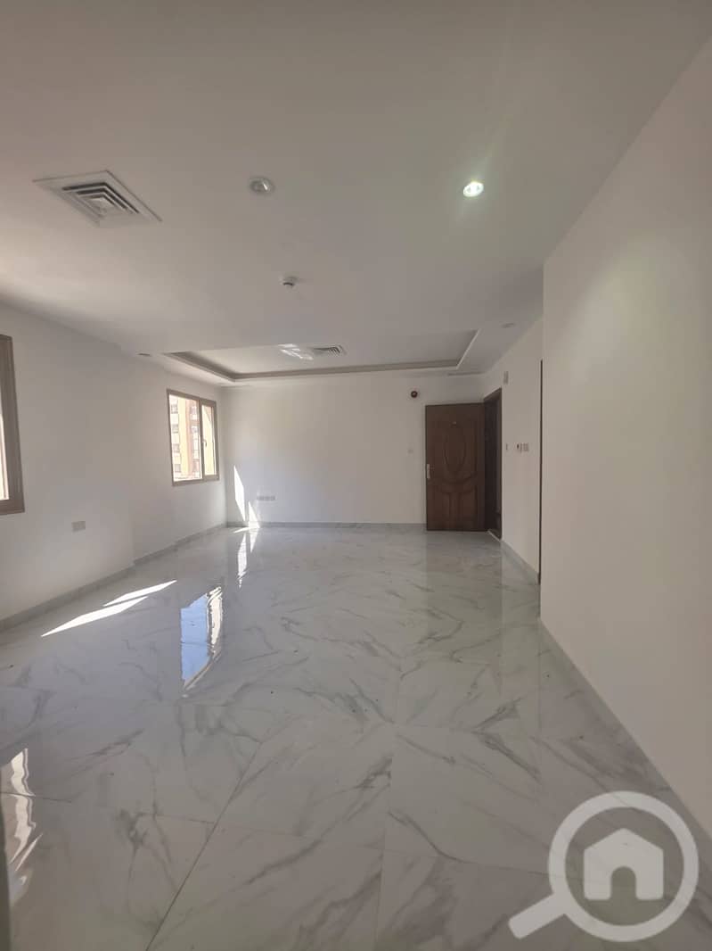 عمارة جديدة اول ساكن في منطقة حولي، ويضم 32 شقة سكنية