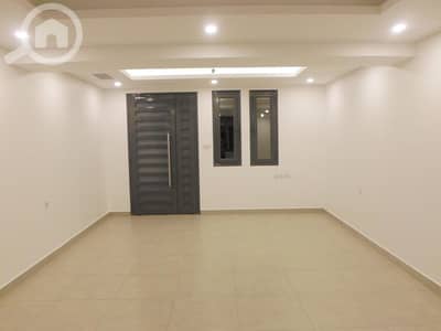 4 Bedroom Flat for Rent in Al Funnayhil, Kuwait City - Nice 4 bedroom ground floor in wafrah with yard