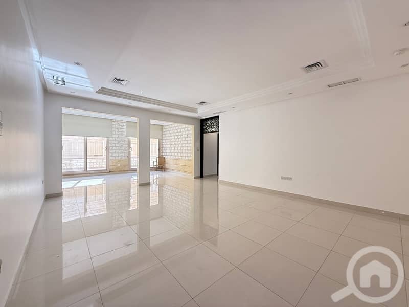 Bayan – 750m2, five master bedroom floor w/balconies Bayan – 750m2, five master bedroom floor w/balconies