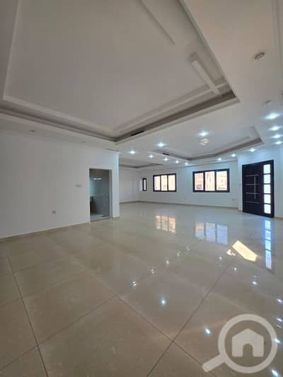 فلیٹ 4 غرف نوم للايجار في الجابرية، مدينة الكويت - for rent in jabria 4 bedrooms duplex rent 1300 kd