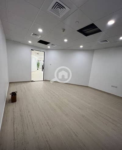 Other Commercial for Rent in Sharq, Kuwait City - مكتب للايجار ف برج التجاريه موقع معروف