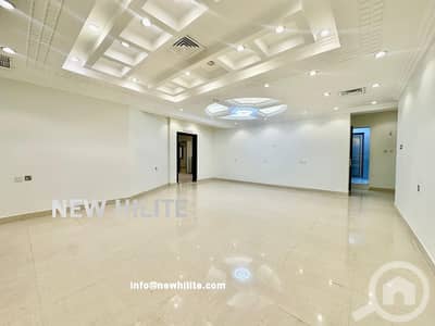 شقة 4 غرف نوم للايجار في المنقف، مدينة الكويت - Spacious 4-Master-Bedroom Floor for Rent in Mangaf