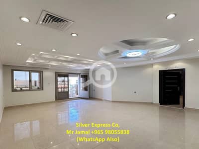 شقة 4 غرف نوم للايجار في المنقف، مدينة الكويت - 4 Bedroom Villa Floor with Balcony for Rent in Mangaf.