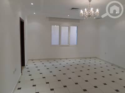 4 Bedroom Flat for Rent in Al Manqaf, Kuwait City - Great 4 bedroom floor in mangaf with balcony