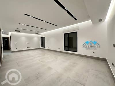 شقة 6 غرف نوم للايجار في الصديق، مدينة الكويت - Brand New Modern 6 Bedrooms Floor in Saddiq