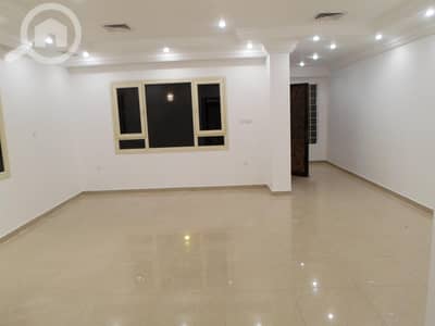 3 Bedroom Flat for Rent in Al Manqaf, Kuwait City - Pets friendly and nice 3 bedroom in mangaf.