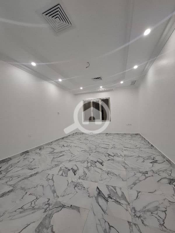 للايجار شقه بالرميثيه تشطيب فاخر موقع مميز جدآ دور ثاني مصعد