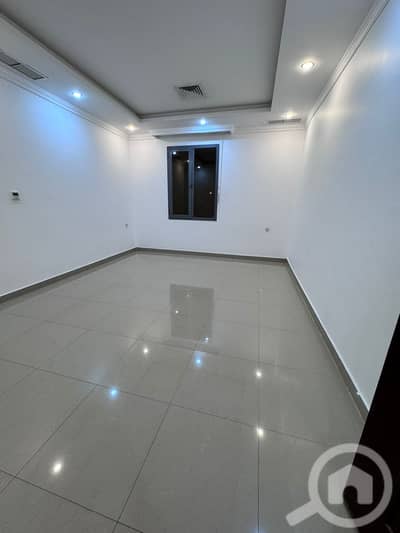 فلیٹ 3 غرف نوم للايجار في فنيطيس، مدينة الكويت - للايجار بالفنيطيس: شقة جديدة وواسعة بـ 3 غرف