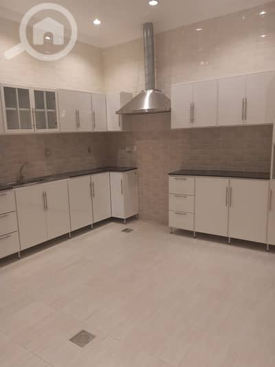 شقة 4 غرف نوم للايجار في الجابرية، مدينة الكويت - New 4 bedroom floor with balcony in jabriya.