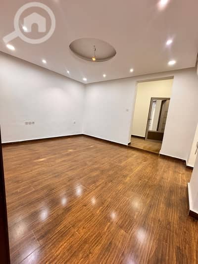 6 Bedroom Apartment for Rent in Rumaithiya, Kuwait City - دور أول بمواصفات "قصر مصغّر" في الرميثية