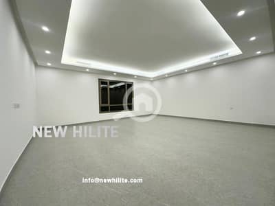 فلیٹ 4 غرف نوم للايجار في حولي، مدينة الكويت - Elegant 4-Bedroom Floor for Rent in Al-Siddeeq