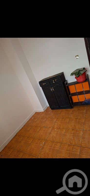 ln available for room salmiya block6 street 5