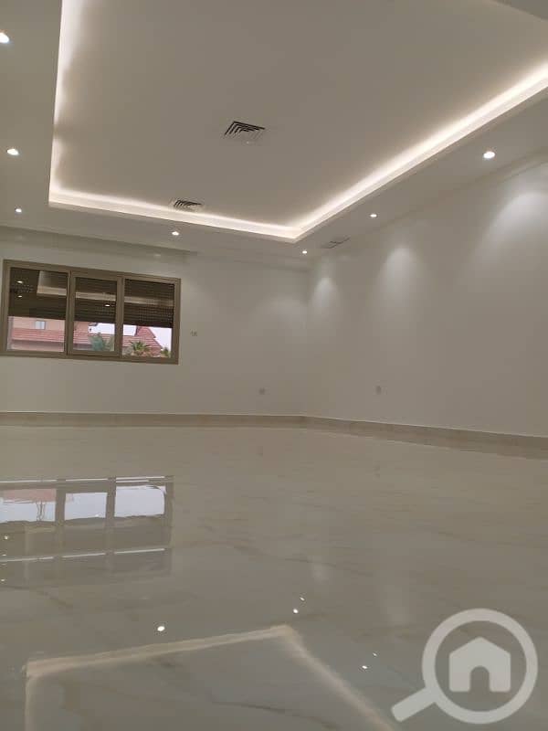 للإيجار شقة كبيرة في الروضة بمساحة دور ٤غرف كلهم ماستر للإيجار شقة كبيرة في الروضة بمساحة دور ٤غرف كلهم ماستر