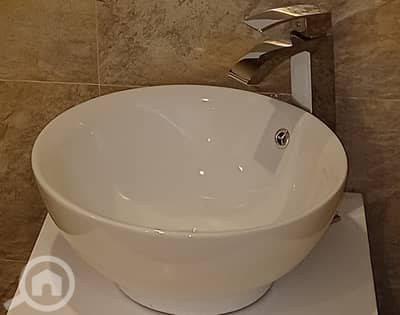 شقة 3 غرف نوم للايجار في فنيطيس، مدينة الكويت - New, nice & Huge sized 3 bedroom in funaitees with maids room.