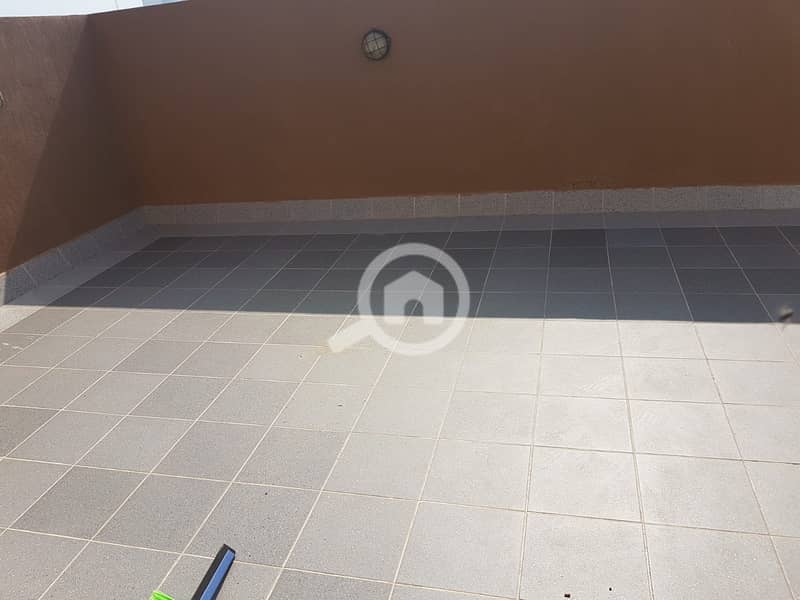 Pets friendly 3 bedroom with terrace in fintas. on the sea side.