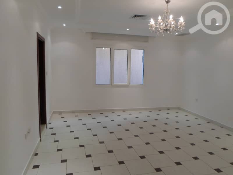 Oversized & nice 4 bedroom floor in Mangaf.