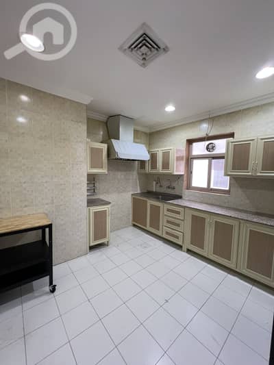 4 Bedroom Villa for Rent in Al Salam, Kuwait City - للإيجار دور في السلام