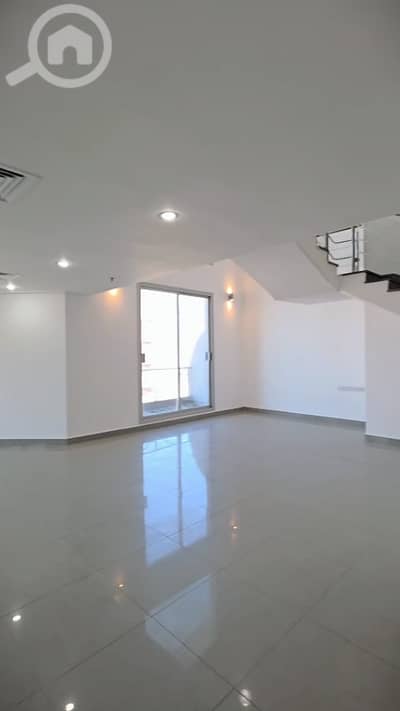 3 Bedroom Flat for Rent in Al Salmiya, Kuwait City - دوبلكس فاخر للإيجار في السالمية