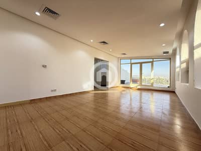 شقة 2 غرفة نوم للايجار في الرميثية، مدينة الكويت - Rumathiya – unfurnished, two bedroom floor w/terrace