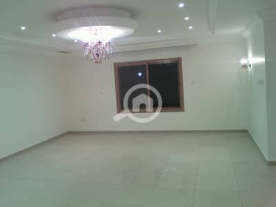 3 Bedroom Apartment for Rent in Al Manqaf, Kuwait City - Spacious 3 bedroom with balcony in mangaf.