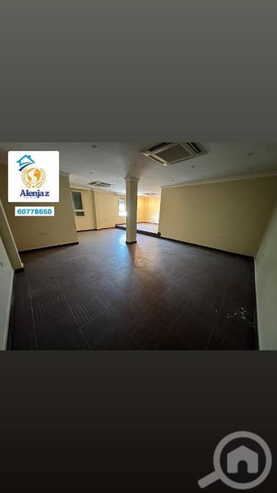 8 Bedroom Villa for Rent in Abu Al Hasaniya, Kuwait City - للإيجار فيلا فاخرة في أبو حصانيه