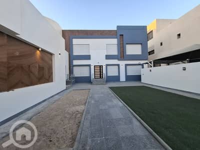 8 Bedroom Villa for Rent in Mishref, Kuwait City - للايجار فيلا في مشرف دورين مع حديقه وديوانيه تشطيب فاخر