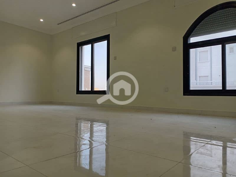 للإيجار فيلا في غرب عبدالله المبارك ارضي وشقتين ١٦٠٠ دك للإيجار فيلا في غرب عبدالله المبارك ارضي وشقتين ١٦٠٠ دك