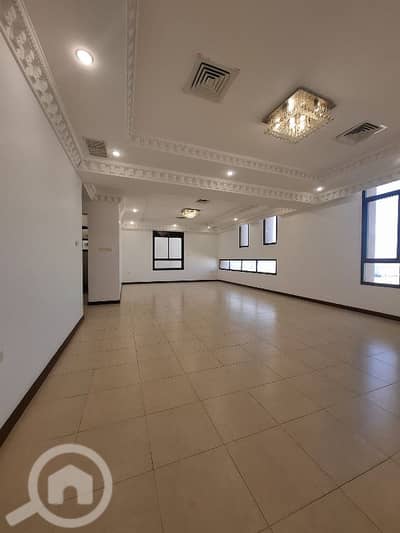 4 Bedroom Flat for Rent in Al Siddeeq, Kuwait City - للايجار دور اول بالصديق مع غرفة سايق تشطيب سوبر ديلوكس