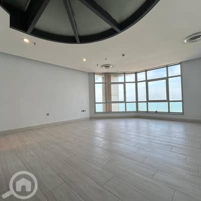 فلیٹ 2 غرفة نوم للايجار في السالمية، مدينة الكويت - Duplex with direct sea view for rent in Salmiya