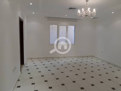 4 Bedroom Apartment for Rent in Al Manqaf, Kuwait City - Oversized 4 bedroom floor in mangaf with balcony.