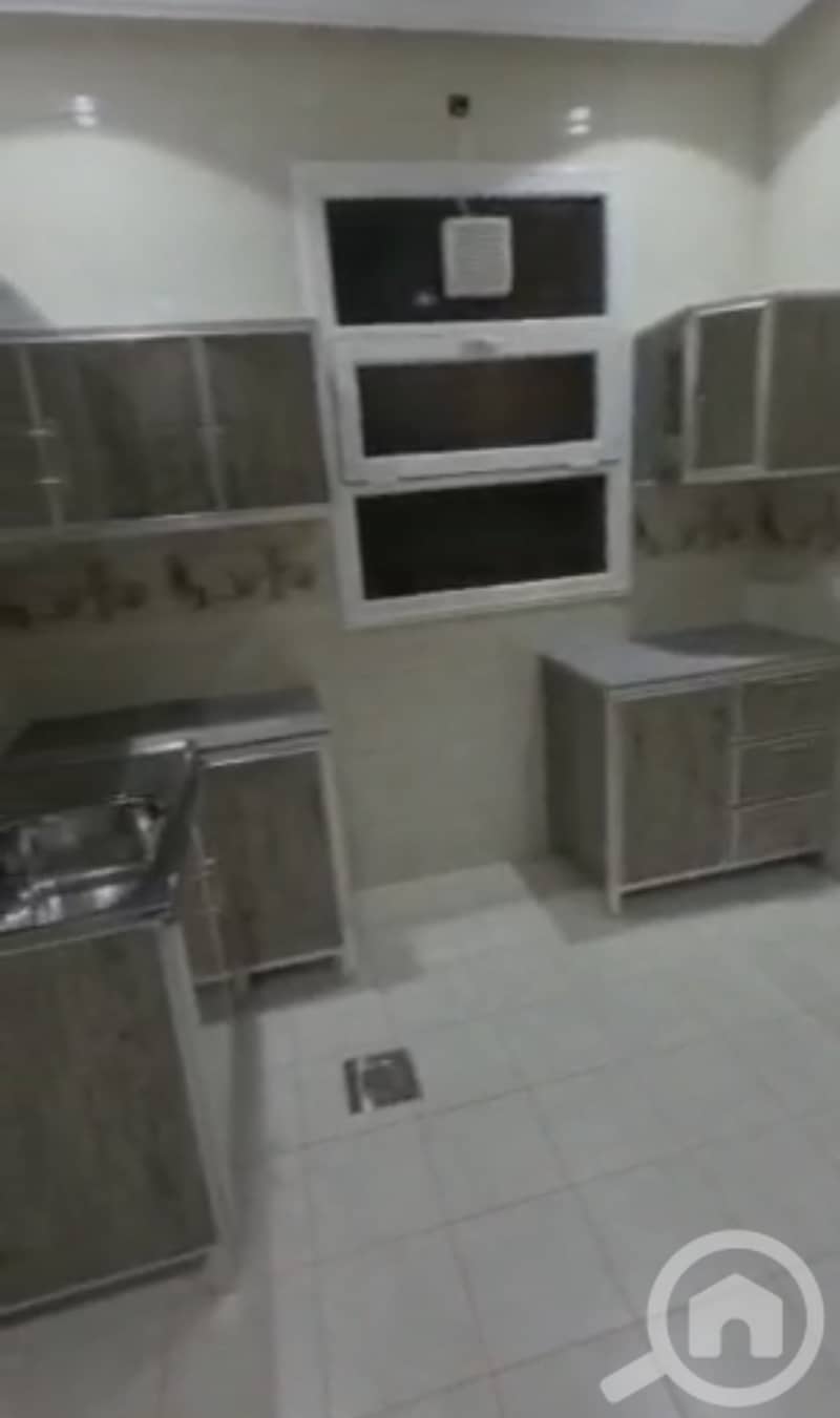 للإيجار شقه في غرب عبدالله مبارك للإيجار شقه في غرب عبدالله مبارك