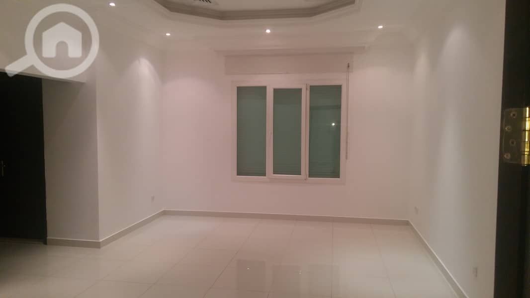 Beautiful 3 bedroom with balcony in mangaf.