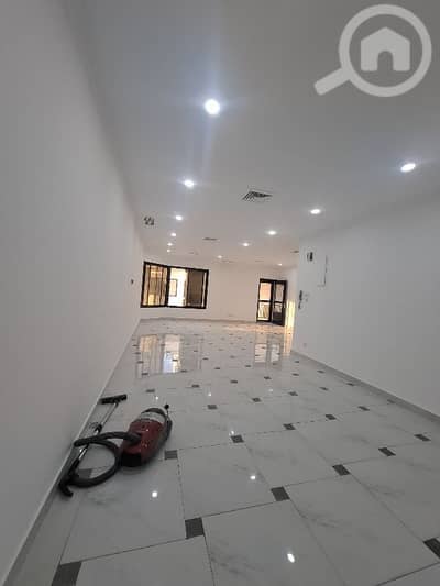 فلیٹ 3 غرف نوم للايجار في السرة، مدينة الكويت - للايجار شقه بالسره ( عائلات وافدين فقط ) دور ثاني مصعد مع بلكونه